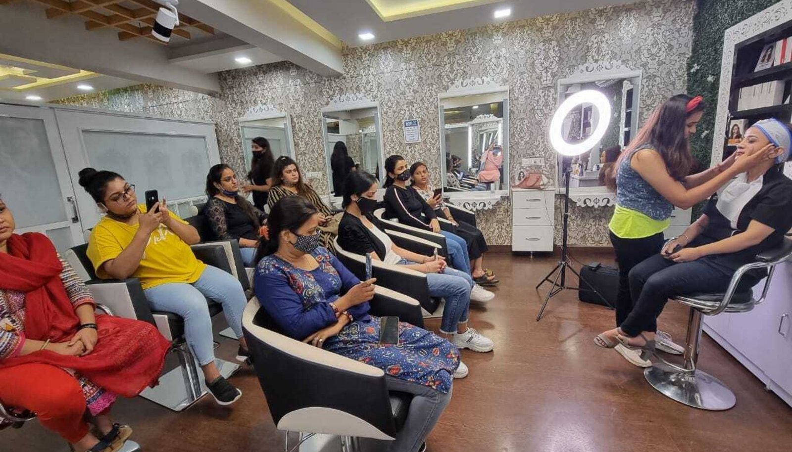 makeup academy in delhi